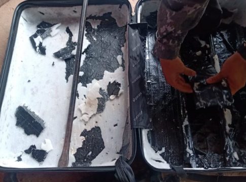 Com passagem por tráfico na Espanha, mulher é presa transportando R$ 165 mil em cocaína