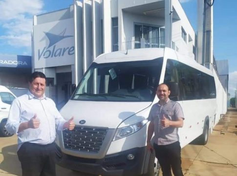 Parceria vereador Evaldo e deputado Beto Pereira garante micro ônibus para Mundo Novo