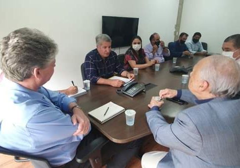 Prefeito e vereadores de Japorã pedem no Governo área para parque industrial
