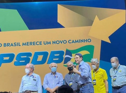 Lideranças estaduais votam em Brasília na escolha do presidenciável do PSDB