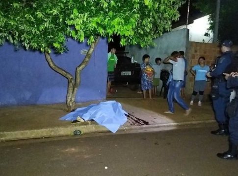 Executado no Estrela Tovi levou cinco tiros de dupla de moto