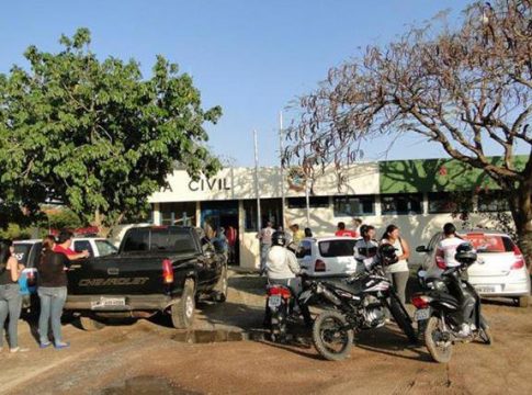 Jovem disputa corrida de cavalo e morre após cair e bater a cabeça em poste