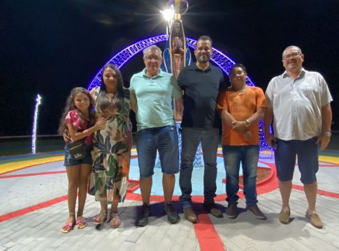 Japorã inaugura luzes de Natal na cidade e no Distrito