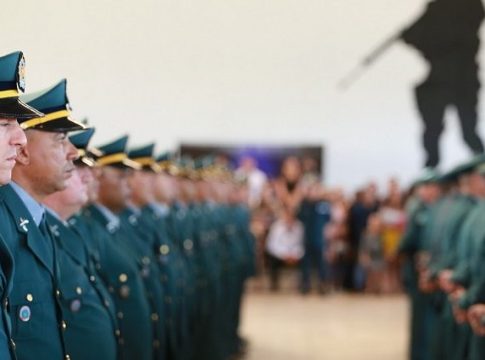 Governador Reinaldo promove bombeiros e policiais militares e zera fila de promoções de 2021