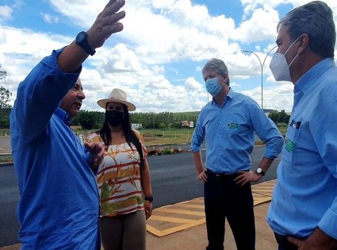 Jaime Verruck e prefeita Rhaiza vistoriam finalização das obras do Núcleo industrial de Naviraí