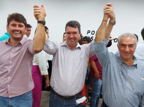 Reinaldo e Riedel autorizam asfalto Itaquiraí ao Porto Santo Antônio