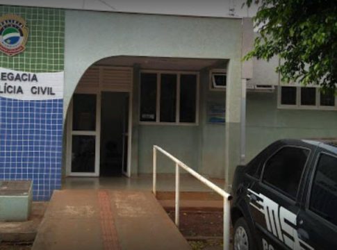 Mãe que ateou fogo nos filhos é transferida para hospital psiquiátrico; irmãos seguem internados