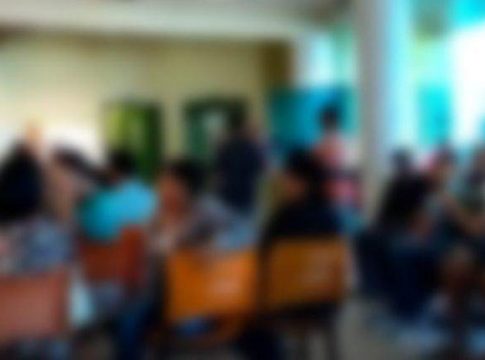 Enfermeira é agredida em posto de saúde após mulher se recusar a esperar por teste de covid