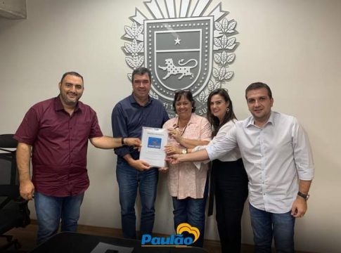 Riedel recebe projeto da “Praça da Itaipu” em Mundo Novo