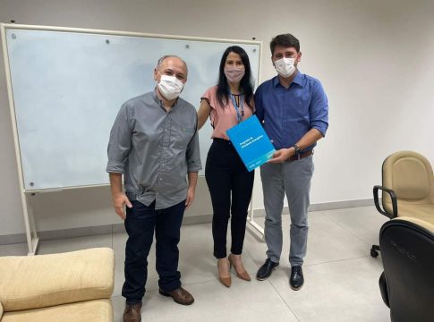 Thalles avança na ampliação de lâmpadas de Led em Itaquiraí