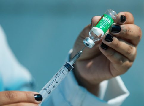 Crianças de 5 anos ou mais podem tomar a 2ª dose da Coronavac neste sábado