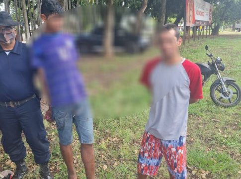 Secretário de segurança entra em luta com ladrões e prende dupla que levava moto ao Paraguai
