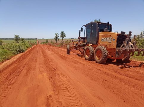 Prefeitura de Itaquiraí segue recuperando estradas na zona rural