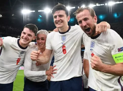 Seleções da Inglaterra, Holanda e Estados Unidos estreiam nesta segunda