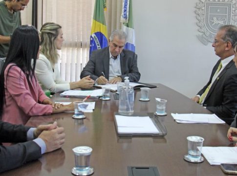 Governador sanciona lei das Alternativas Penais para ampliar ressocialização de presos em MS