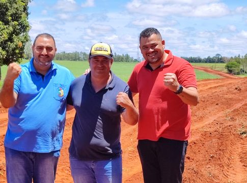 Vereadores Paulo e Jader acompanham obra na Estrada do Jatinho