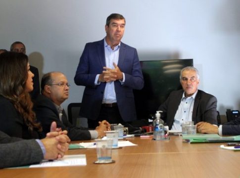 Reinaldo anuncia que deixa R$ 3,2 bilhões em caixa para gestão Riedel