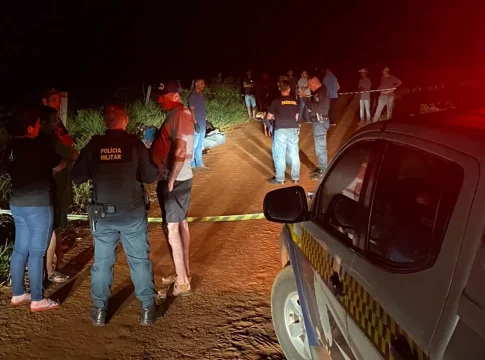 Ao atender chamado de acidente, polícia descobre homem morto a tiro