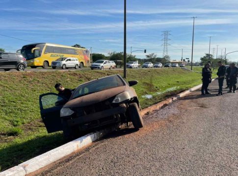 Morador viu homem de 44 anos invadir casa nu antes de ser encontrado morto na piscina