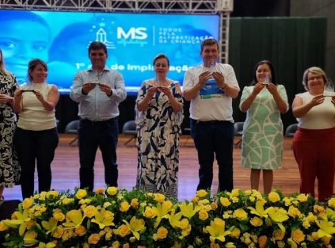 Com 100% de adesão dos municípios, MS Alfabetiza completa um ano de implementação