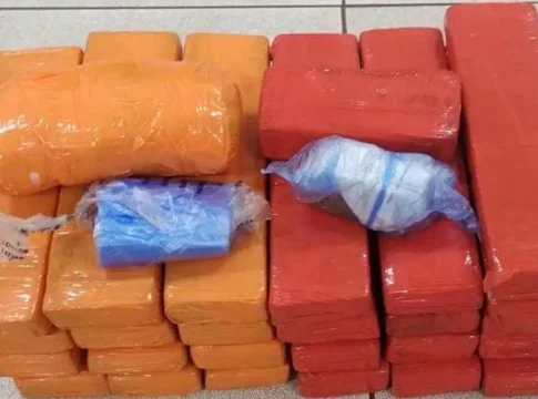 Moradora do Espírito Santo é presa com malas de maconha na BR-163