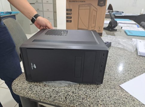 Parceria entre deputado Lídio e prefeitura garante 20 computadores e ambulância para Eldorado