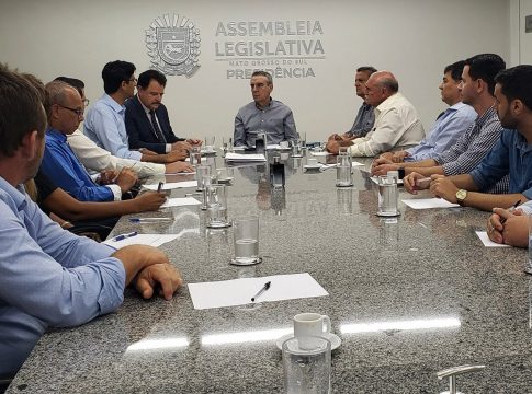 Paulo Corrêa articula com prefeitos e vereadores criação de consórcio em Saúde