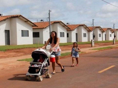 Naviraí recebeu 1.192 casas, novo subgrupamento dos Bombeiros e reforma de escola