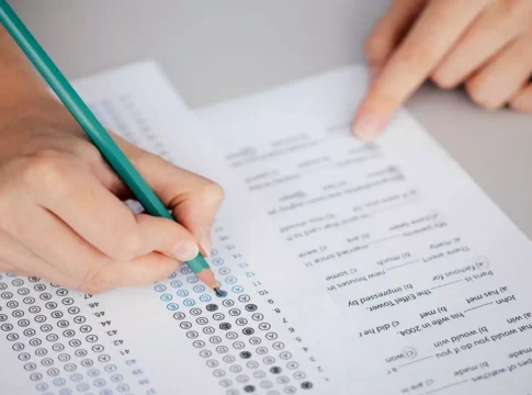 Semana começa com 1,4 mil vagas de concursos e estágios em MS; salários chegam a R$ 9,9 mil