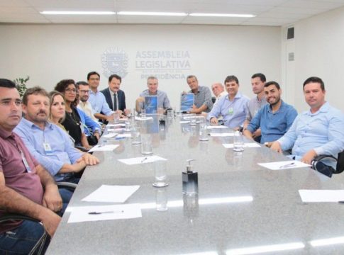 Paulo Corrêa articula com prefeitos e vereadores criação de consórcio em Saúde