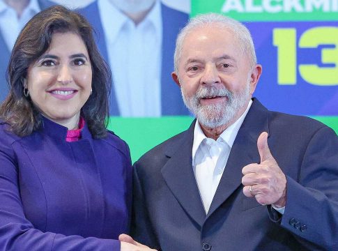 Lula retorna à Brasília para retomar negociações com Simone Tebet