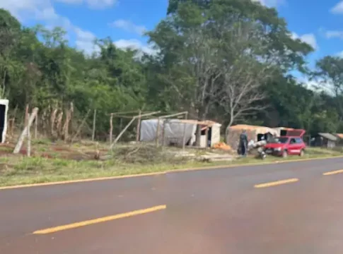 Novo movimento por terras acampa às margens de rodovia em Ponta Porã