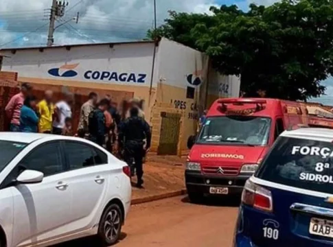 Crianças pediram ajuda a vizinhos após mãe ser morta a facadas pelo marido