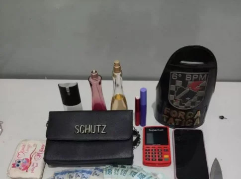 Motorista de aplicativo é sequestrada, colocada em porta-malas e assaltada por casal
