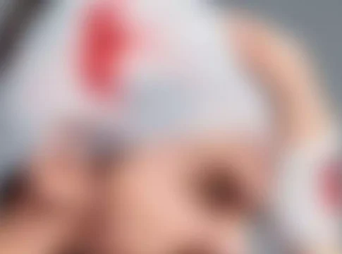 Com ossos do crânio à mostra, homem é interrogado em hospital e fala em agressão de ‘desafeto’