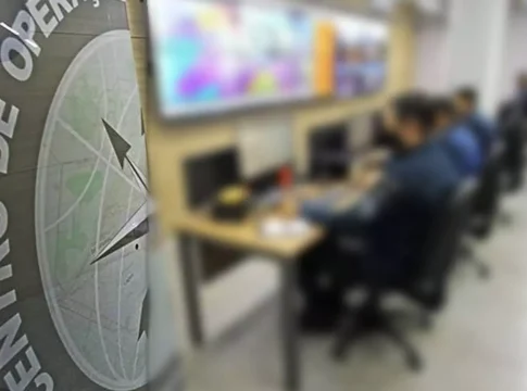 Policiais são afastados após demora para atender crianças abandonadas; PM nega falta de viaturas