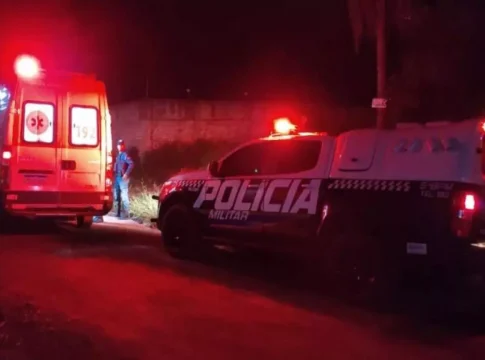 Mulher é socorrida com ferimento no pescoço após ser atacada por pessoa armada com faca