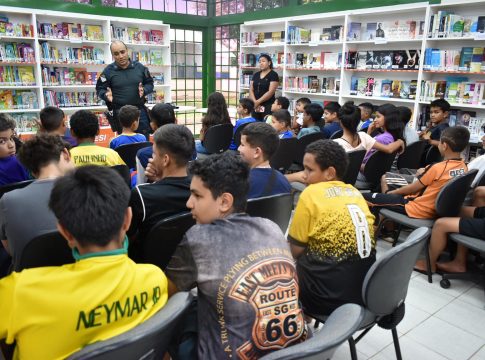 Projeto “Bom de Bola, Bom na Escola realiza palestra educativa sobre trânsito