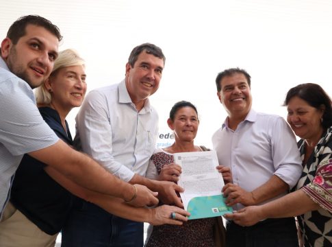 Em Mundo Novo, Governo beneficia famílias com novas casas do Bônus Moradia e Regularização Fundiária