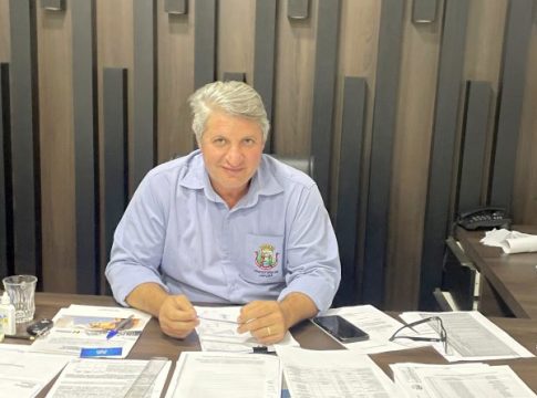 Prefeito Paulão espera anunciar em março nome para sucessão municipal