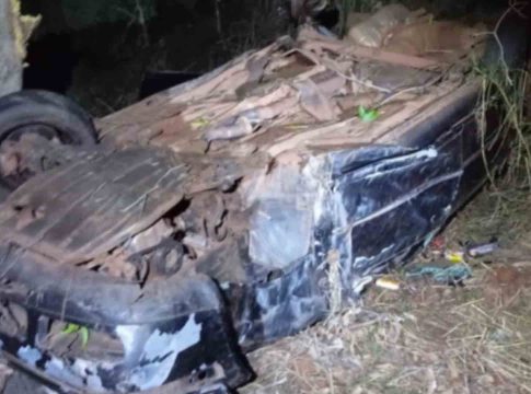 Motorista capota e duas pessoas morrem em acidente na MS-276; passageiro foi arremessado
