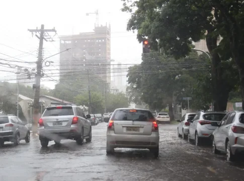 Vai esfriar? Nova frente fria pode causar tempestades isoladas nesta semana em Mato Grosso do Sul