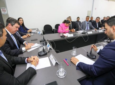 Governador participa de reunião do Conselho da Polícia Civil e formaliza promoção funcional da carreira