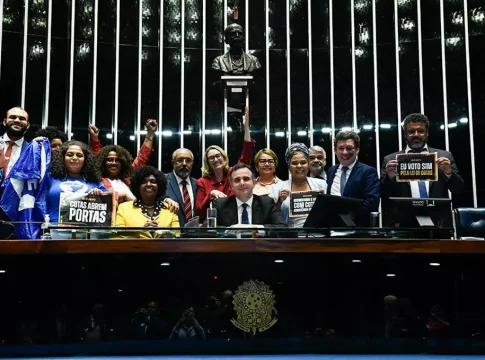Senado aprova alteração na Lei de Cotas que reduz renda máxima