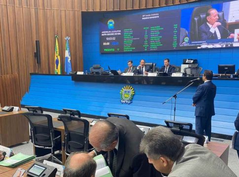 Reajuste de 14,95% no salário dos professores é aprovado pelos deputados e segue para sanção do Governo