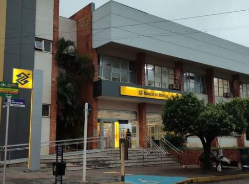 Governo de Mundo Novo realizou pagamento dos servidores municipais com quase 15 dias de antecipação