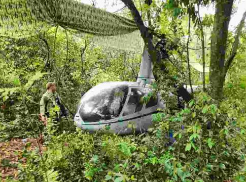 Helicóptero usado pelo narcotráfico é encontrado escondido na fronteira com MS
