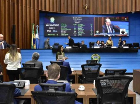 PL que cria pagamento de R$ 900 a cuidadores não remunerados será votado em 2ª discussão