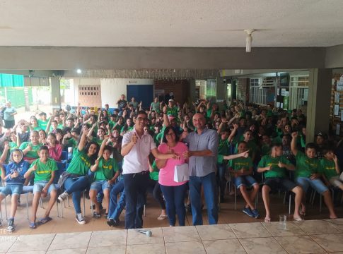 Palestra com o vice-prefeito, Dr. Bruno, abordou questões relacionadas a saúde mental para alunos da Escola Estadual JJ