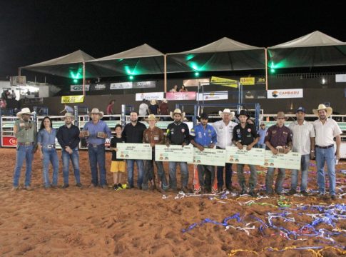 Rodeio em touros da 29ª Exponavi premiou os cinco primeiros colocados